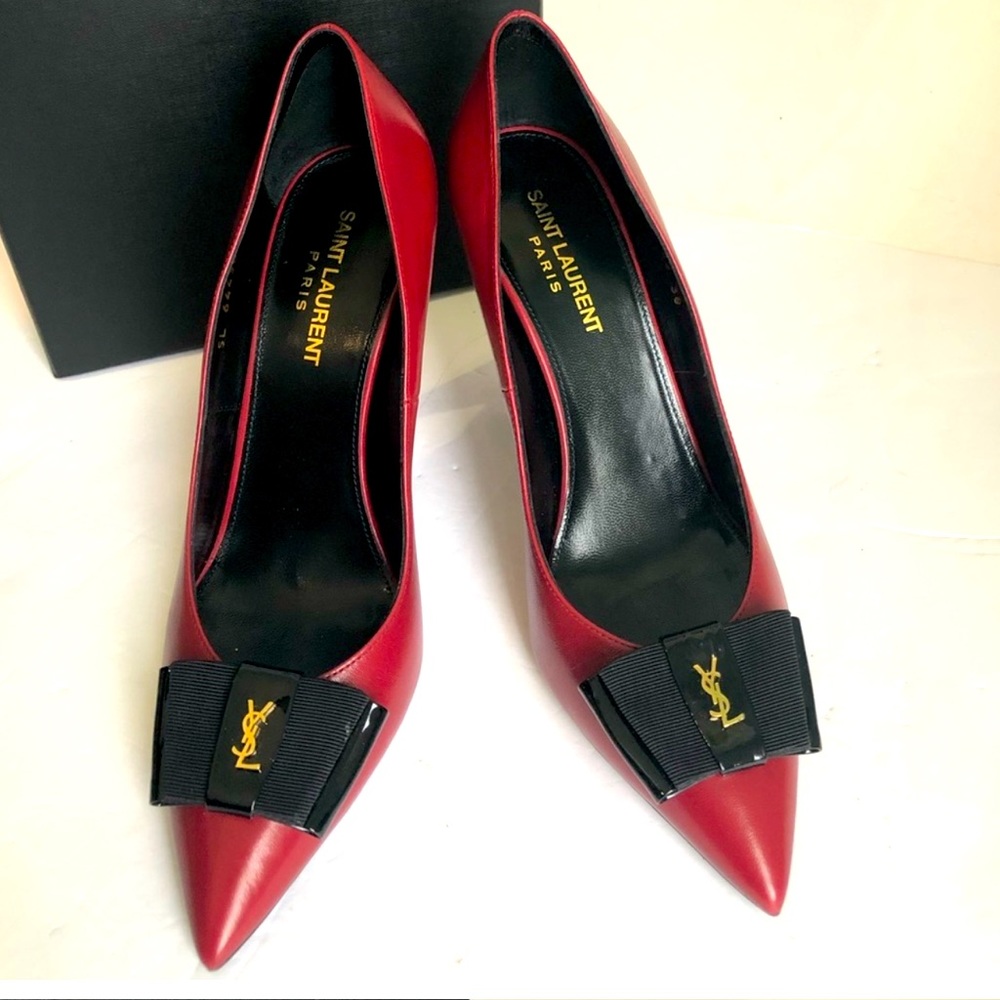 Saint Laurent Logo Plaque Pumps - NWT